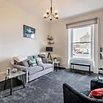 1 Bed In Oc-b29243 * Whitby