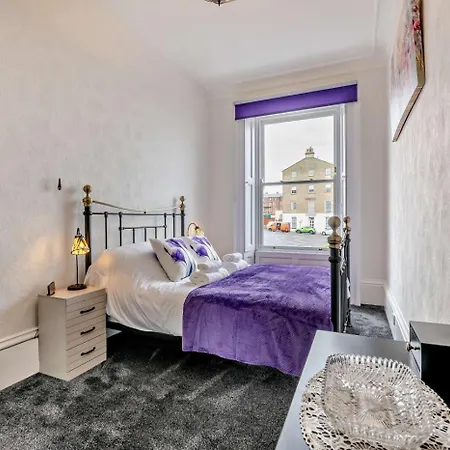 1 Bed In Oc-b29243