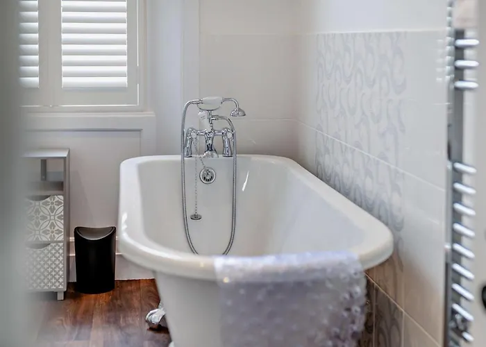 1 Bed In Oc-b29243 * Whitby